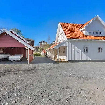 Idyllisk Smabruk I Grimstad. 25min Fra Dyreparken Villa *