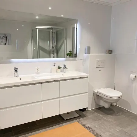 Idyllisk Smabruk I Grimstad. 25min Fra Dyreparken Villa *