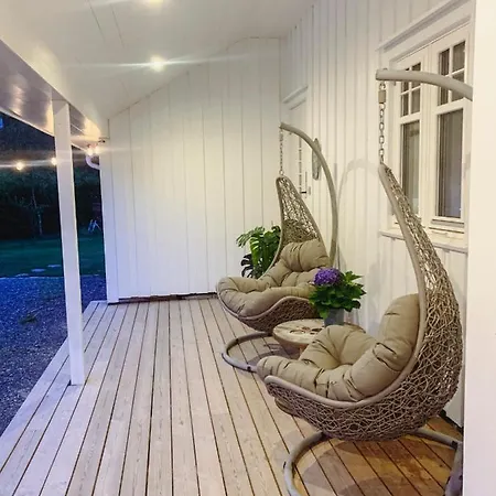 Idyllisk Smabruk I Grimstad. 25min Fra Dyreparken *